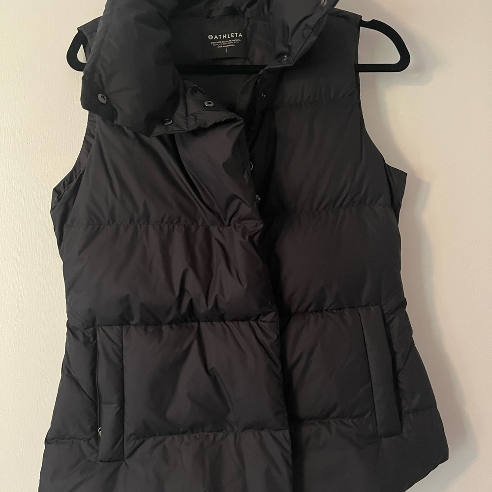 Athleta Black Downtown Puffer Vest